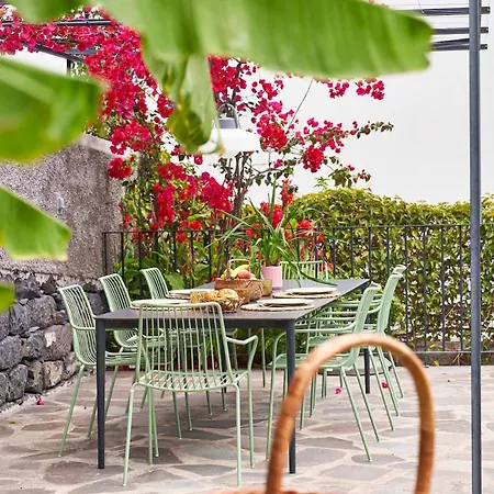 Picturesque House With Pool And Panoramic View Apartment *