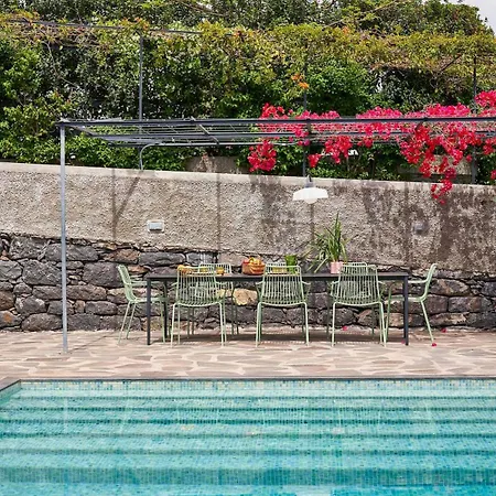 Picturesque House With Pool And Panoramic View Apartment *